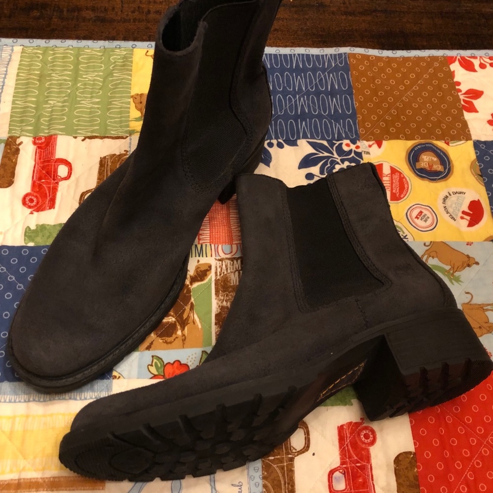 Size 9.5 Timberland Boots
